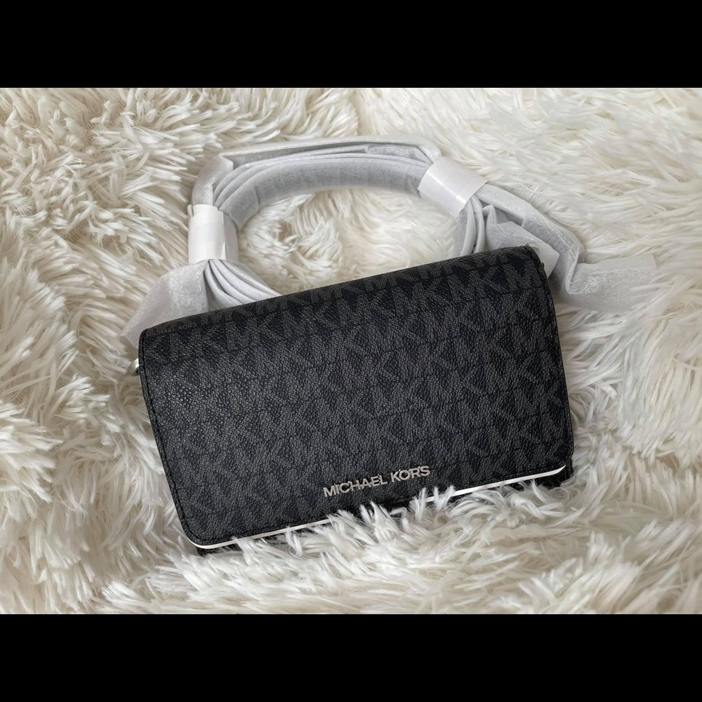 MICHAEL KORS JET SET CONVERTIBLE PHONE CROSSBODY